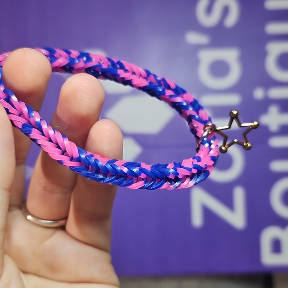 9yr old Zofia's handmade bracelets - Picture 14 of 16